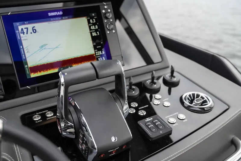 Slide: The Image of Schaefer Yachts DBA 380 2025 - 18