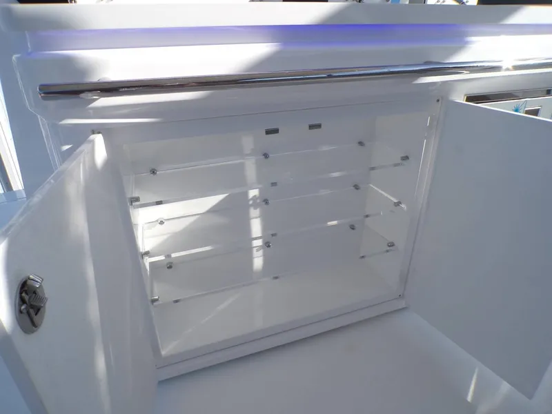 Slide: The Image of Schaefer Yachts DBA 380 2025 - 23