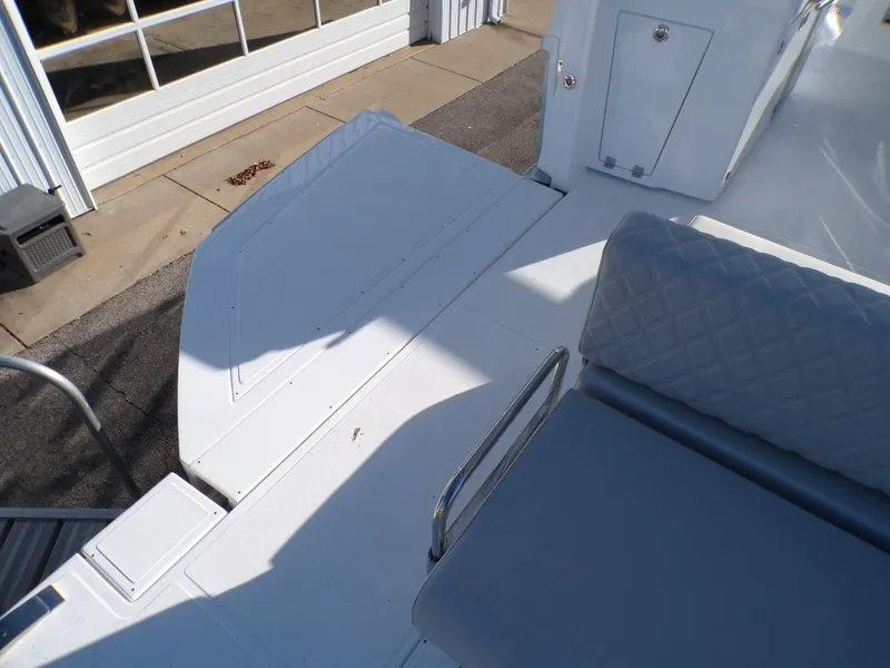 Slide: The Image of Schaefer Yachts DBA 380 2025 - 28