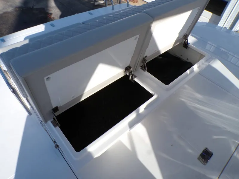 Slide: The Image of Schaefer Yachts DBA 380 2025 - 30
