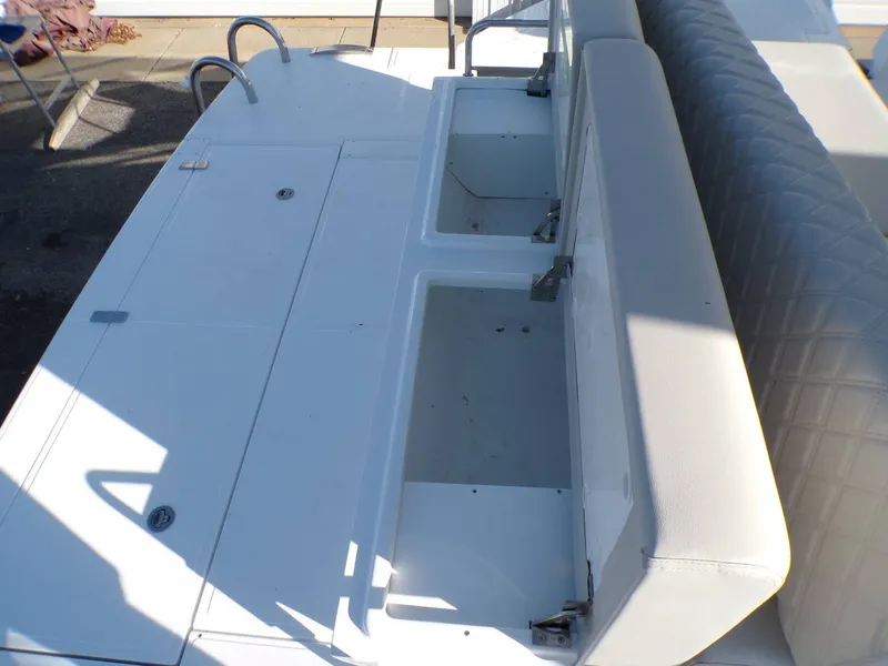 Slide: The Image of Schaefer Yachts DBA 380 2025 - 33