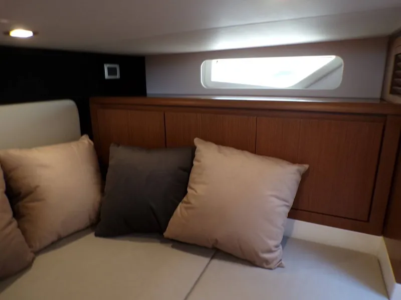 Slide: The Image of Schaefer Yachts DBA 380 2025 - 37
