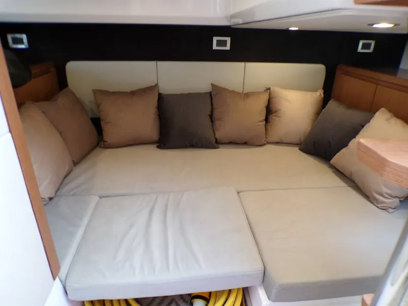 Slide: The Image of Schaefer Yachts DBA 380 2025 - 39