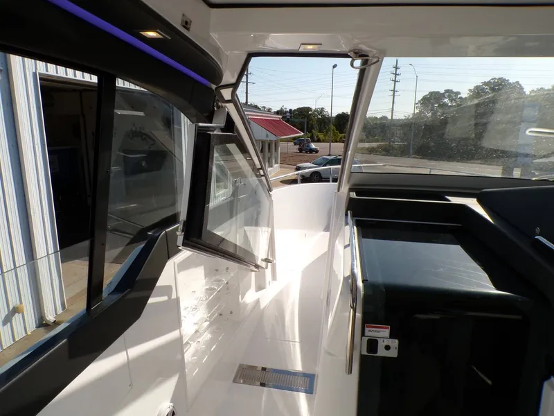Slide: The Image of Schaefer Yachts DBA 380 2025 - 43