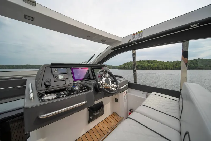 Slide: The Image of Schaefer Yachts DBA 380 2025 - 7