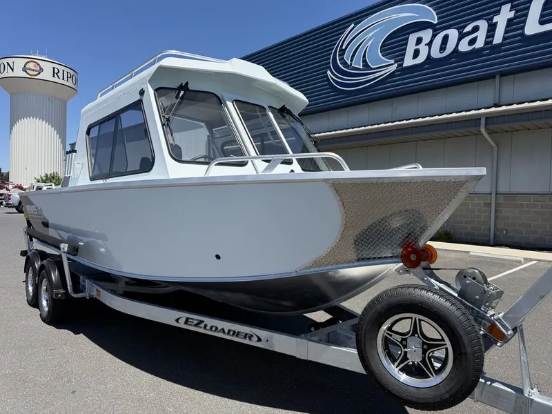 Slide: The Image of Hewescraft 210 Sea Runner Hardtop 2026 - 2