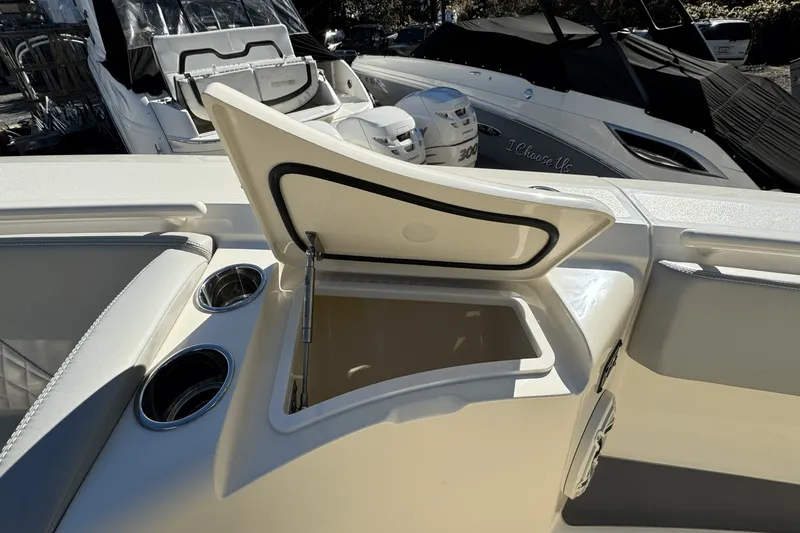 Slide: The Image of Scout 357 LXF 2025 - 103