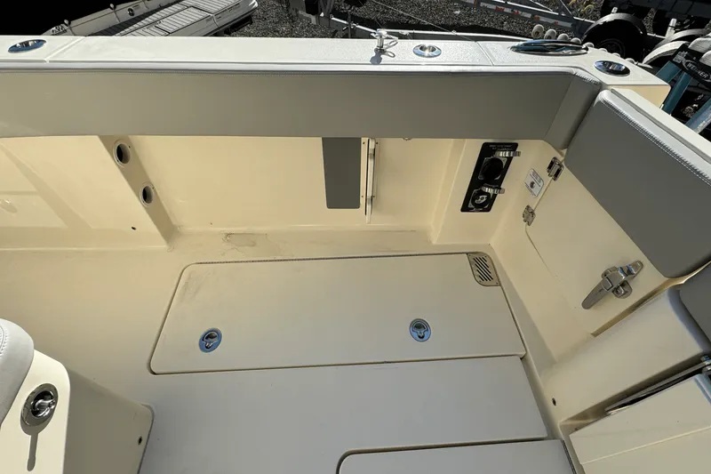 Slide: The Image of Scout 357 LXF 2025 - 14