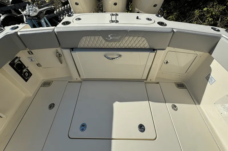 Slide: The Image of Scout 357 LXF 2025 - 18