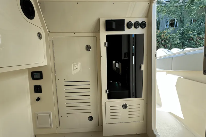 Slide: The Image of Scout 357 LXF 2025 - 60