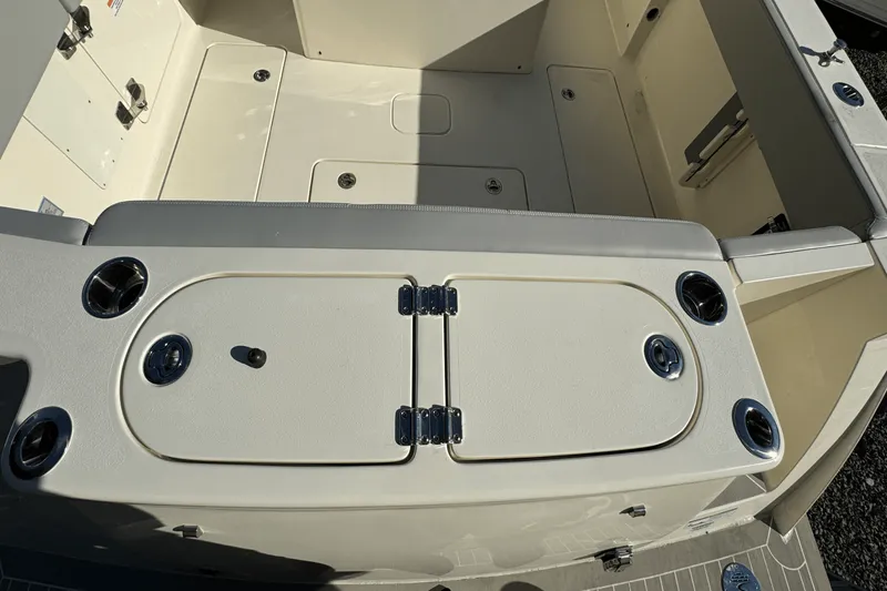 Slide: The Image of Scout 357 LXF 2025 - 7