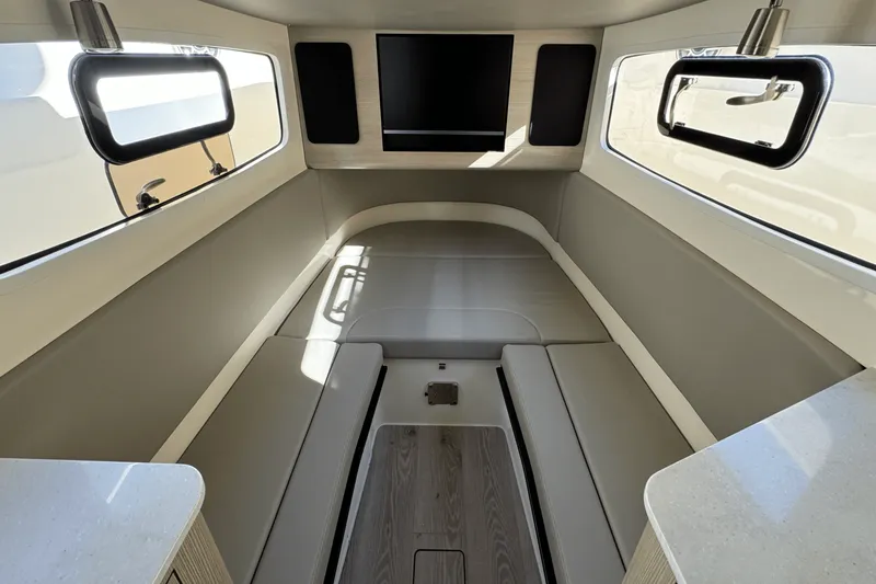 Slide: The Image of Scout 357 LXF 2025 - 82