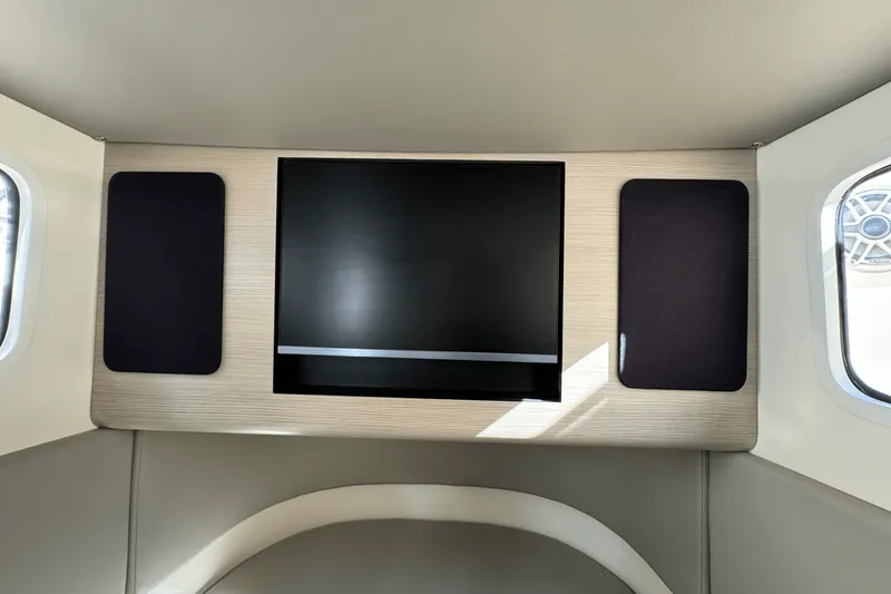 Slide: The Image of Scout 357 LXF 2025 - 88