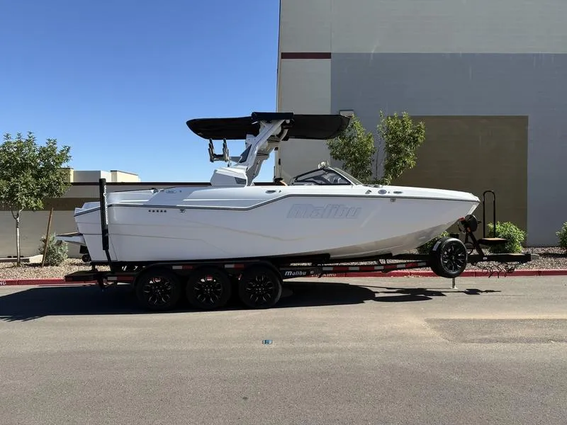 The Image of Malibu M242 2026 - 0