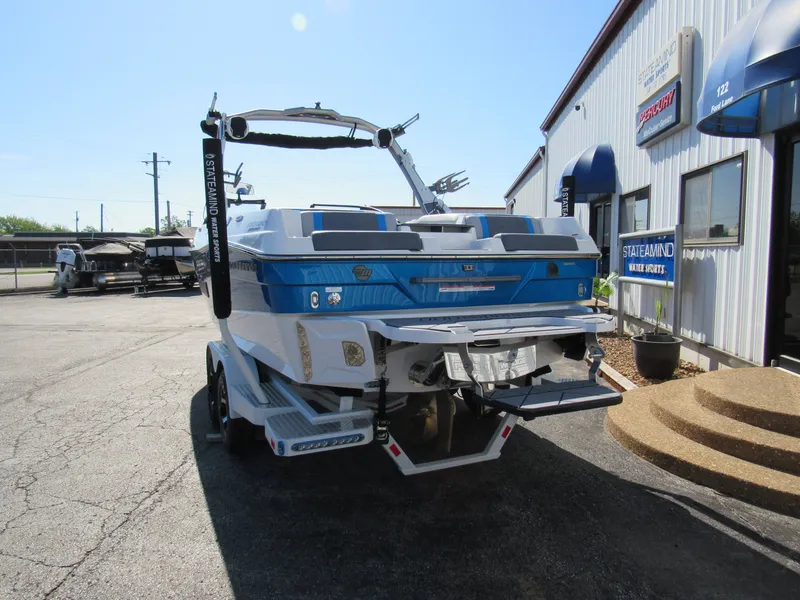 Slide: The Image of Malibu Wakesetter 23LSV 2026 - 3