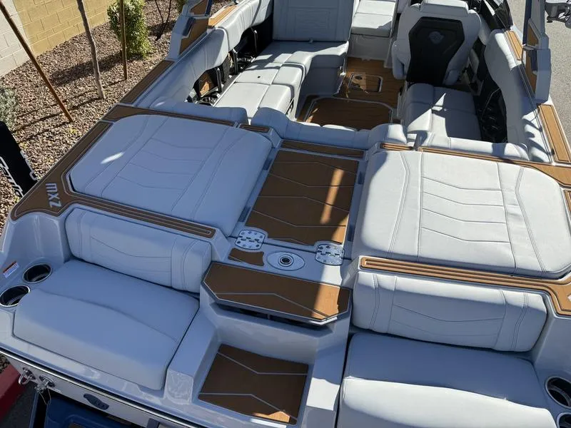 Slide: The Image of Malibu 23 MXZ 2026 - 6