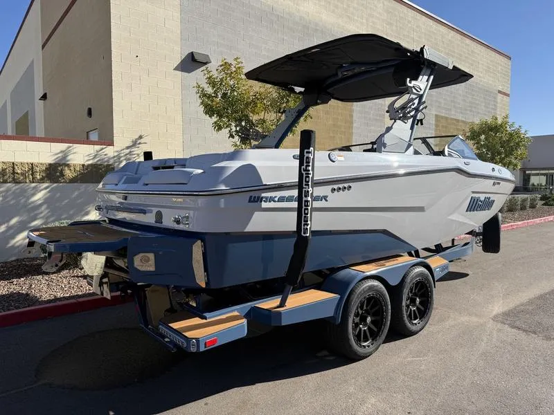Slide: The Image of Malibu 23 MXZ 2026 - 2