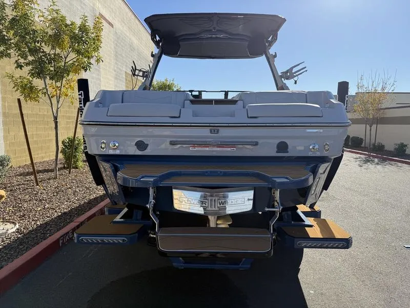 Slide: The Image of Malibu 23 MXZ 2026 - 4