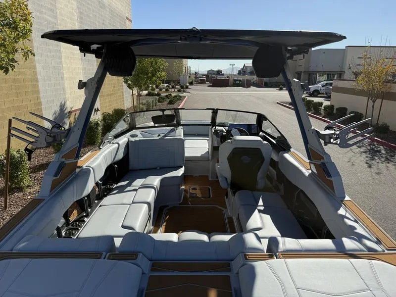 Slide: The Image of Malibu 23 MXZ 2026 - 8
