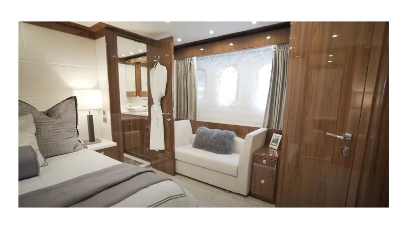 Slide: The Image of Hargrave Raised Pilothouse 2017 - 15