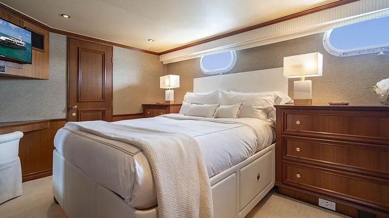 Slide: The Image of Broward Raised Pilothouse 2000 - 18