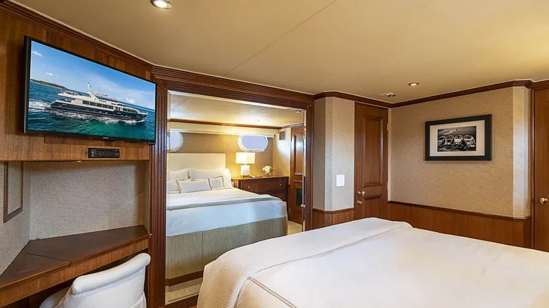 Slide: The Image of Broward Raised Pilothouse 2000 - 17