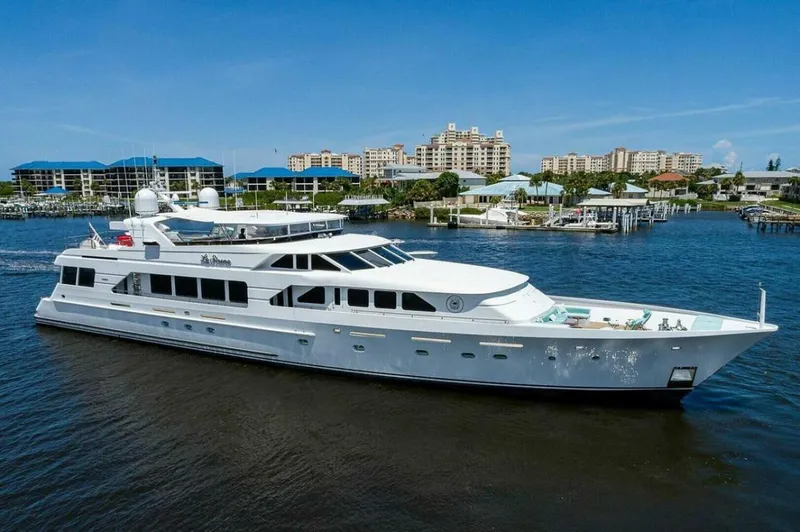 The Image of Christensen Raised Pilothouse MY 2000 - 0