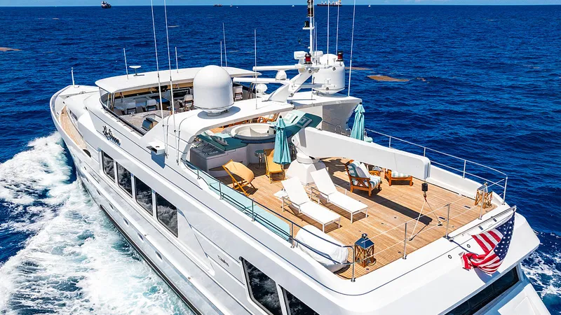 Slide: The Image of Christensen Raised Pilothouse MY 2000 - 35