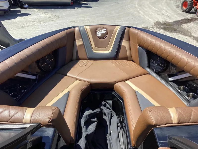 Slide: The Image of Tigé 23 ZX 2020 - 11