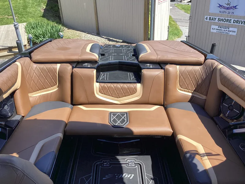Slide: The Image of Tigé 23 ZX 2020 - 9