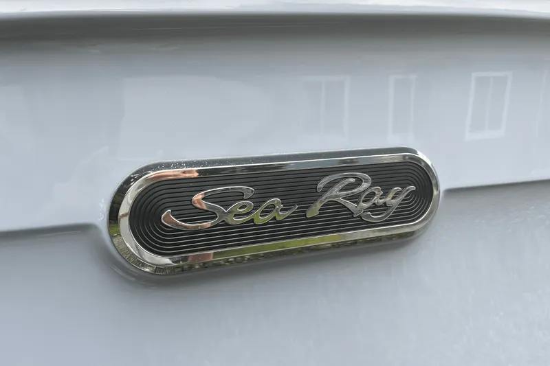 Slide: The Image of Sea Ray SPX 210 Outboard 2025 - 12