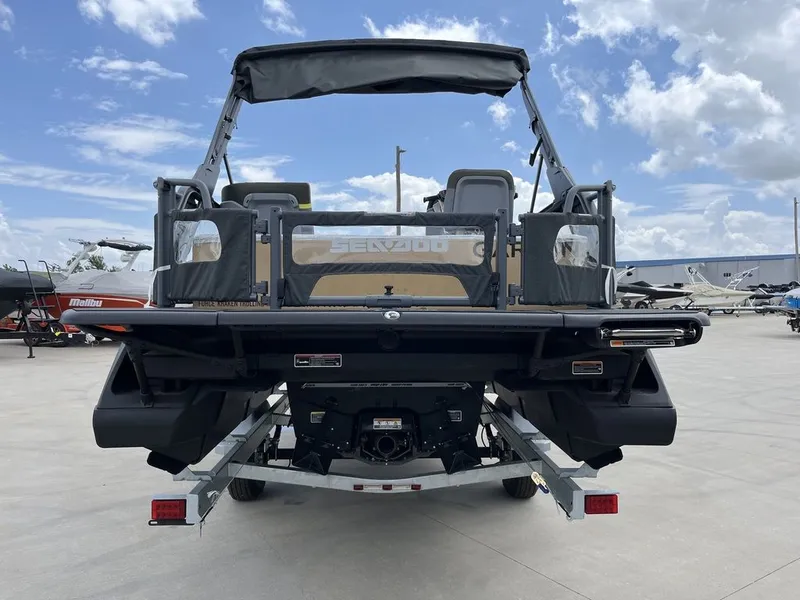 Slide: The Image of Sea-Doo Switch Fish 21 - 230 hp Galvanized 2025 - 2