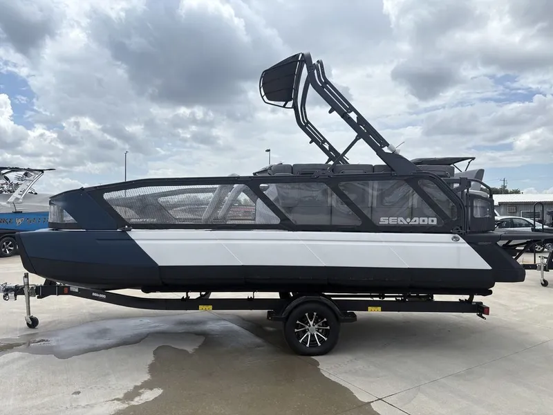 Slide: The Image of Sea-Doo Switch Sport 21 - 230 hp Painted 2025 - 3