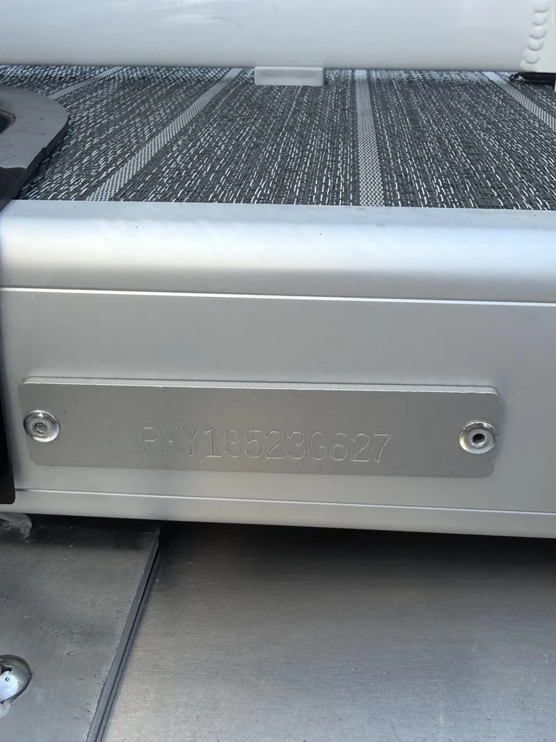 Slide: The Image of Premier 230 Sunsation RS - CL PTX 2027 - 41