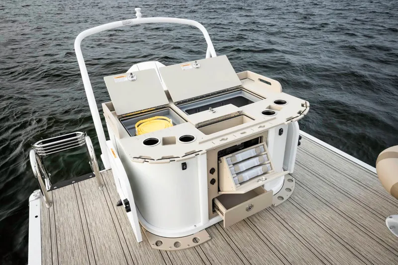 Slide: The Image of Premier 230 SUNSATION ANGLER 2027 - 3