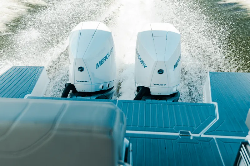 Slide: The Image of Cruisers 34 GLS Outboard 2025 - 27
