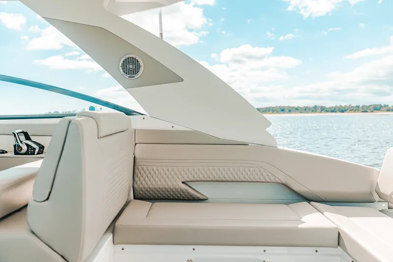 Slide: The Image of Cruisers 34 GLS Outboard 2025 - 34