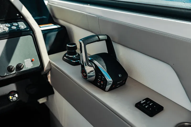 Slide: The Image of Cruisers Yachts 34 GLS Outboard 2025 - 29