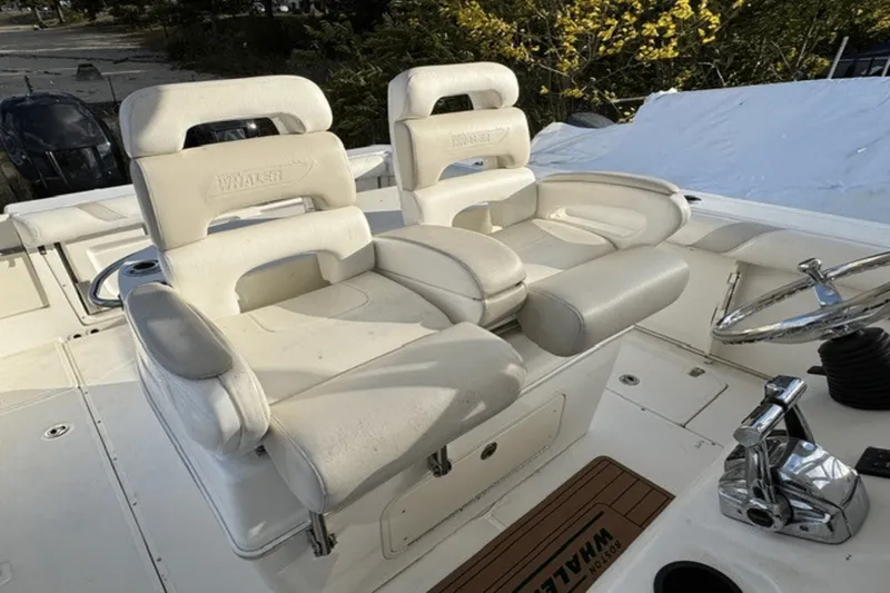 Slide: The Image of Boston Whaler 320 OUTRAGE CUDDY 2008 - 14
