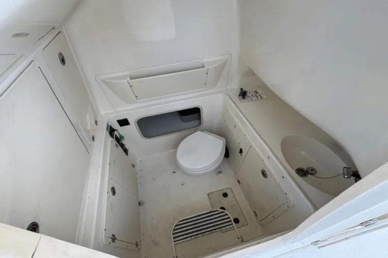 Slide: The Image of Boston Whaler 320 OUTRAGE CUDDY 2008 - 17