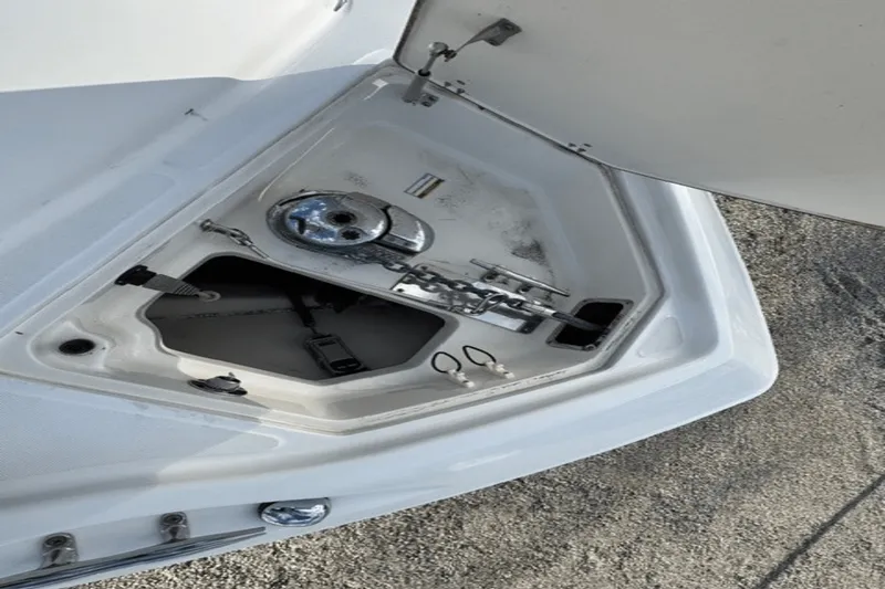 Slide: The Image of Boston Whaler 320 OUTRAGE CUDDY 2008 - 20