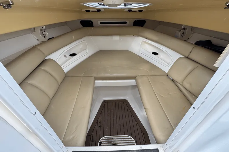 Slide: The Image of Boston Whaler 320 OUTRAGE CUDDY 2008 - 21