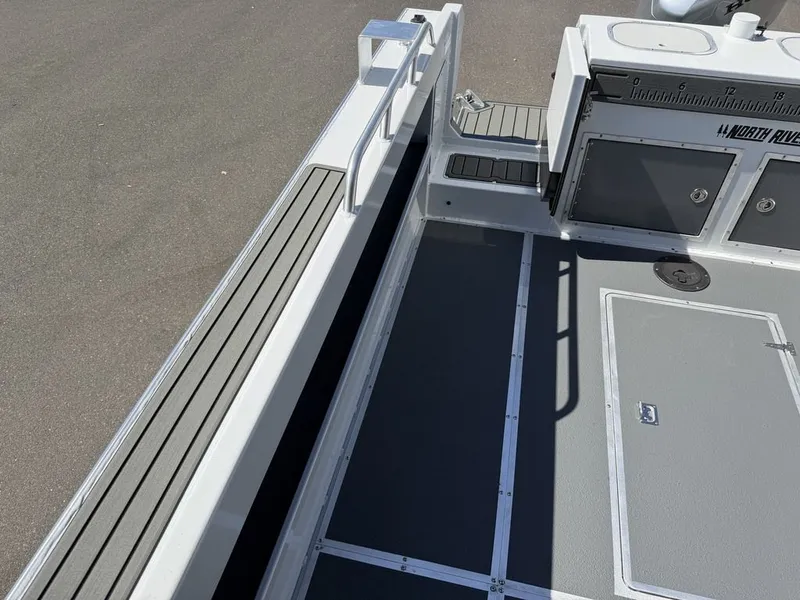 Slide: The Image of North River 23' Seahawk 2027 - 13