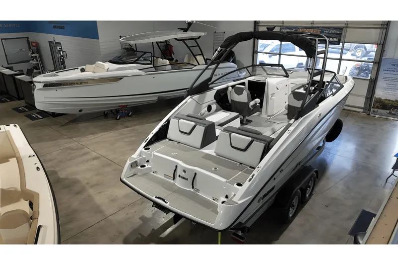 Slide: The Image of Yamaha AR250 2025 - 5