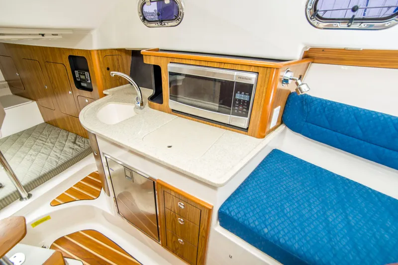 Slide: The Image of Pursuit OS 315 Offshore 2014 - 28