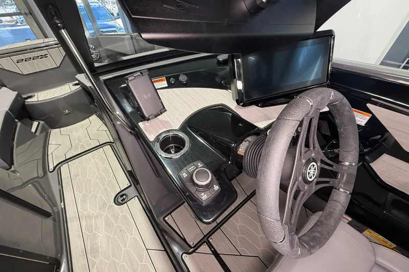 Slide: The Image of Yamaha 222XE 2025 - 18