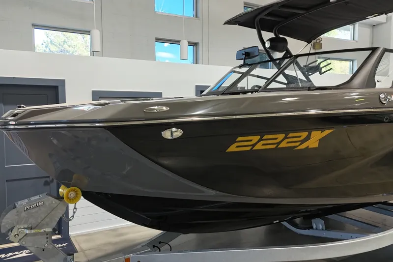 Slide: The Image of Yamaha 222XE 2025 - 2