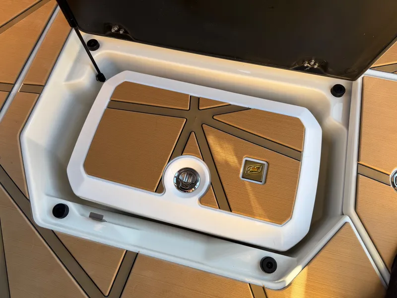 Slide: The Image of Nautique Paragon G23 2026 - 36