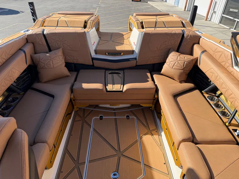Slide: The Image of Nautique Paragon G23 2026 - 20