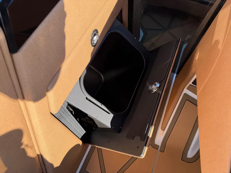 Slide: The Image of Nautique Paragon G23 2026 - 32